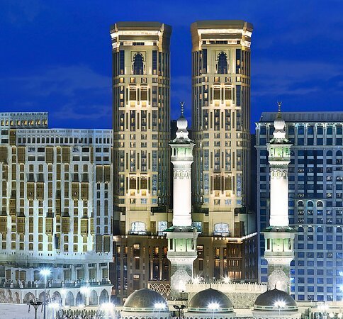 Facade de l'hotel Conrad a Makkah